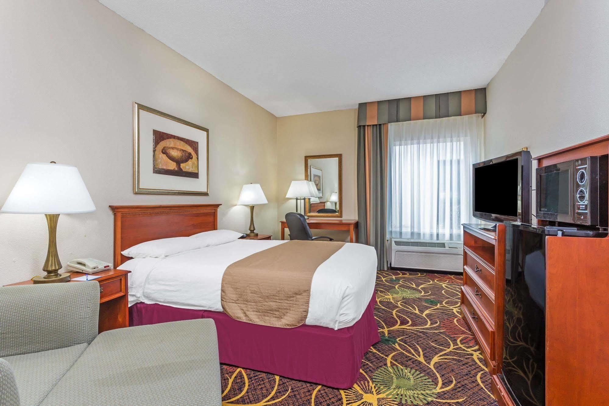 Baymont By Wyndham Cornelia Hotel Buitenkant foto